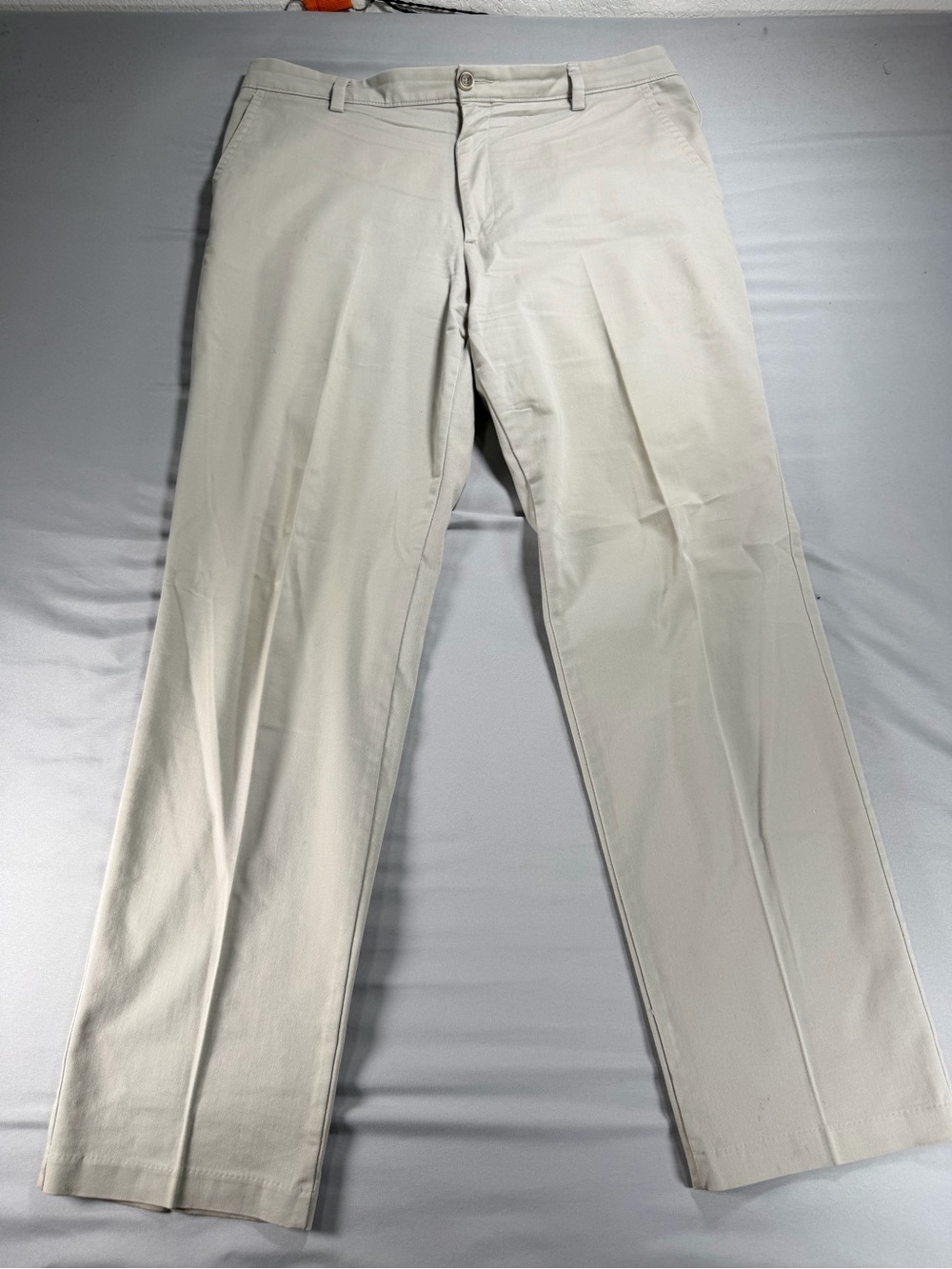 Men’s Dockers Tan Classic Fit Slacks 36×32 #1036